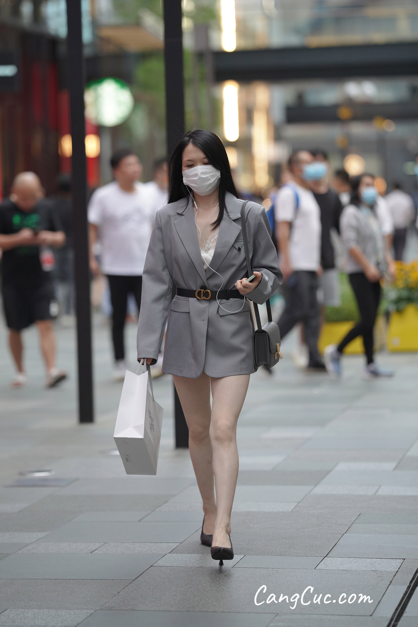 [精选街拍作品] No.3185 灰色西装美腿高跟